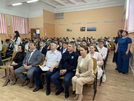 В Ульяновске сотрудники следственного управления СК России приняли участие в торжественном мероприятии, посвященном выпуску учеников кадетских классов
