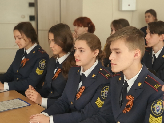 Проект СК России «Патриоты Отечества» объединяет: ульяновские кадеты пообщались со сверстниками из Иркутска и Тюмени