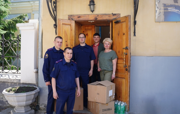 Сотрудники следственного управления СК России по Ульяновской области приняли участие в отправке гуманитарного груза детям Донбасса