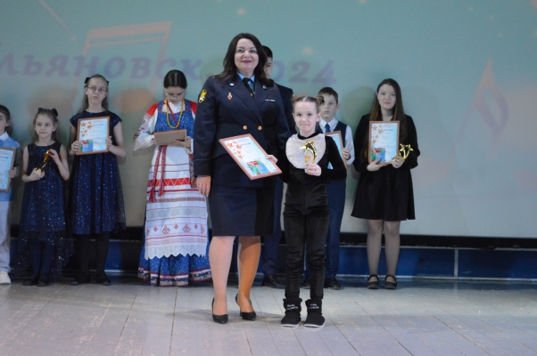 Дети сотрудников следственного управления по Ульяновской области приняли участие в фестивале-конкурсе «Хрустальные звездочки»