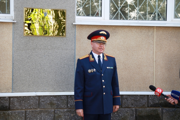 В Ульяновске в дань памяти первым следователям открыта фасадная табличка, врученная Председателем СК России А.И. Бастрыкиным