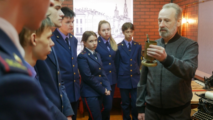 В День российской печати ульяновские кадеты СК России посетили музей региональной журналистики