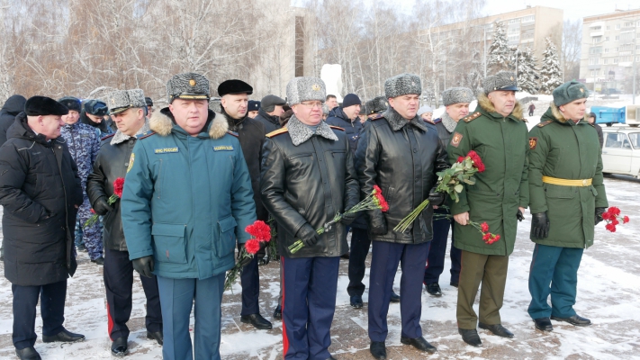 В Ульяновске руководитель регионального управления СК России принял участие в торжественном мероприятии, посвященному Дню защитника Отечества
