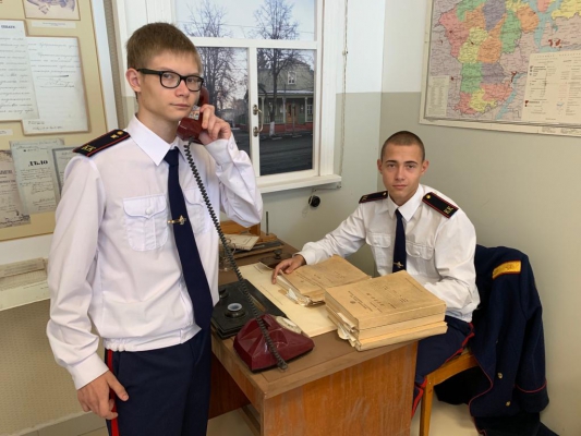В Ульяновске следователи-криминалисты провели занятие для кадет СК России