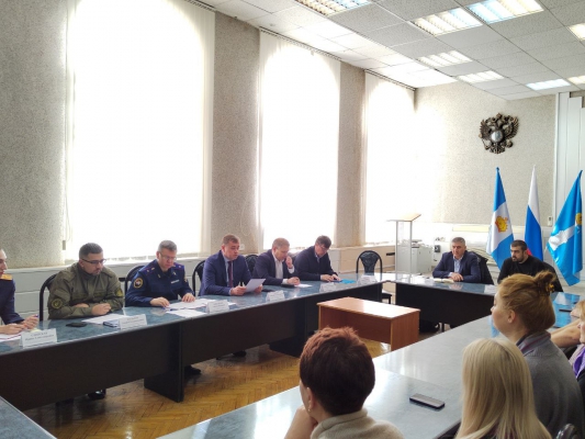 В Ульяновске руководитель следственного управления совместно с заместителем председателя Правительства области провел встречу с дольщиками