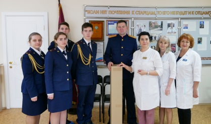 Ульяновские офицеры СК России и кадеты посетили областной клинический госпиталь ветеранов войн